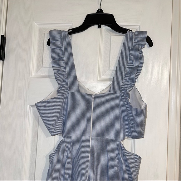 Striped cutout ruffle sleeve playsuit romper - Picture 7 of 11